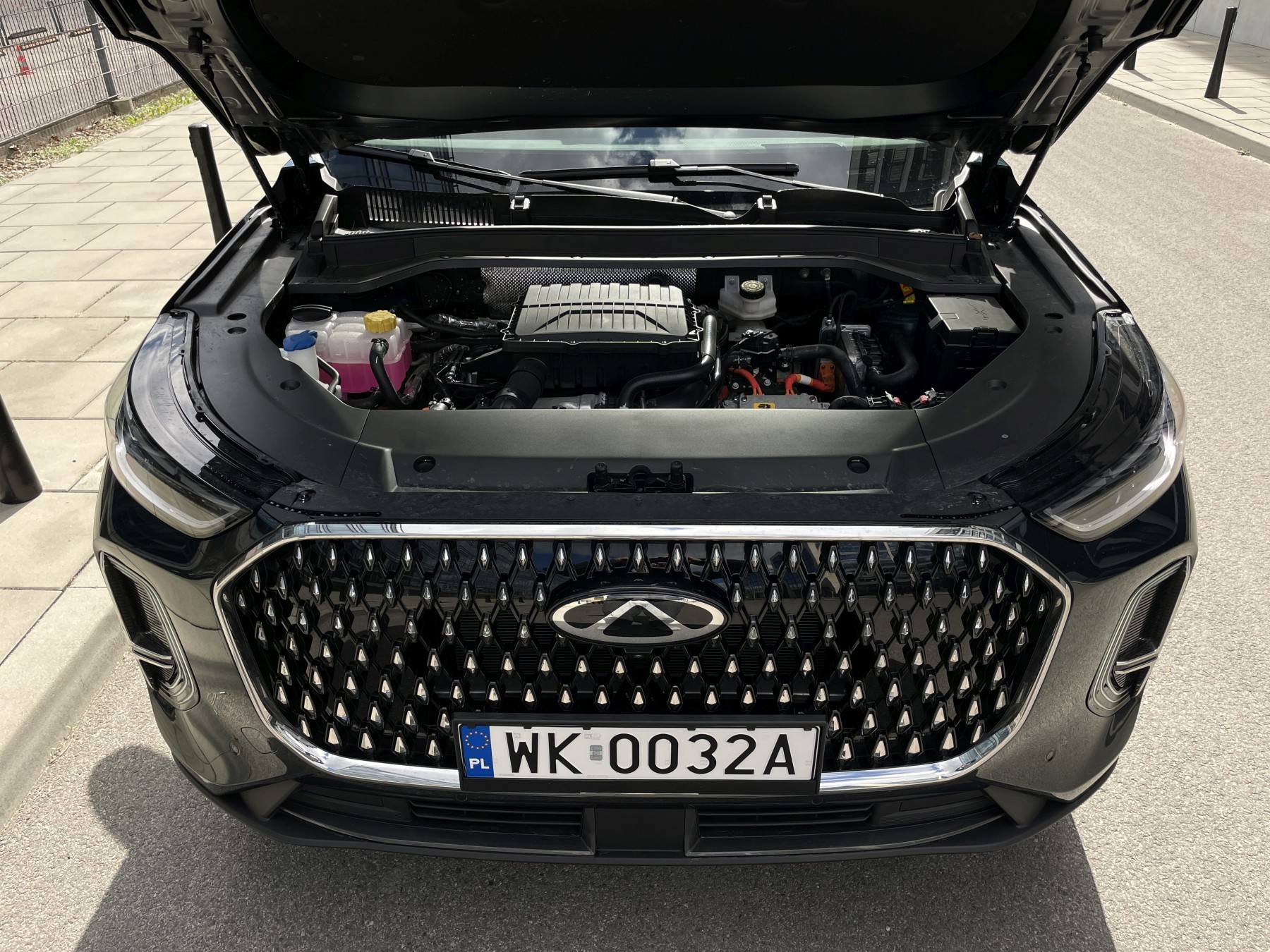 Tiggo 9 ma aż cztery silniki (!). Jeden spalinowy i trzy elektryczne