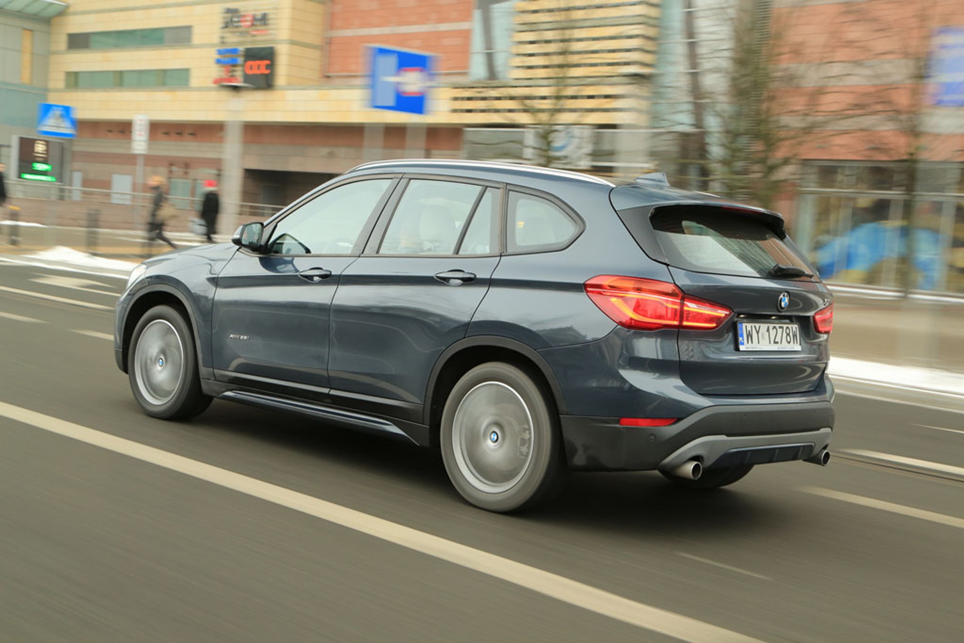 BMW X1 xDrive 25i - ma coś z vana