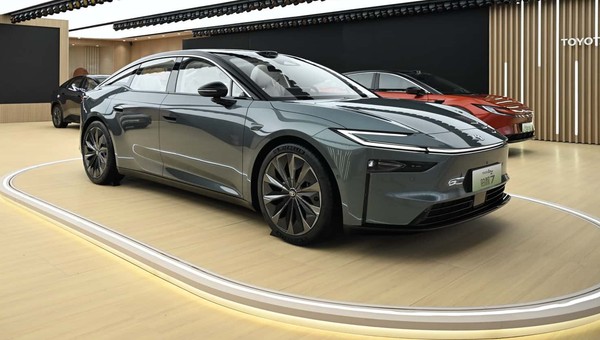 Toyota bZ7