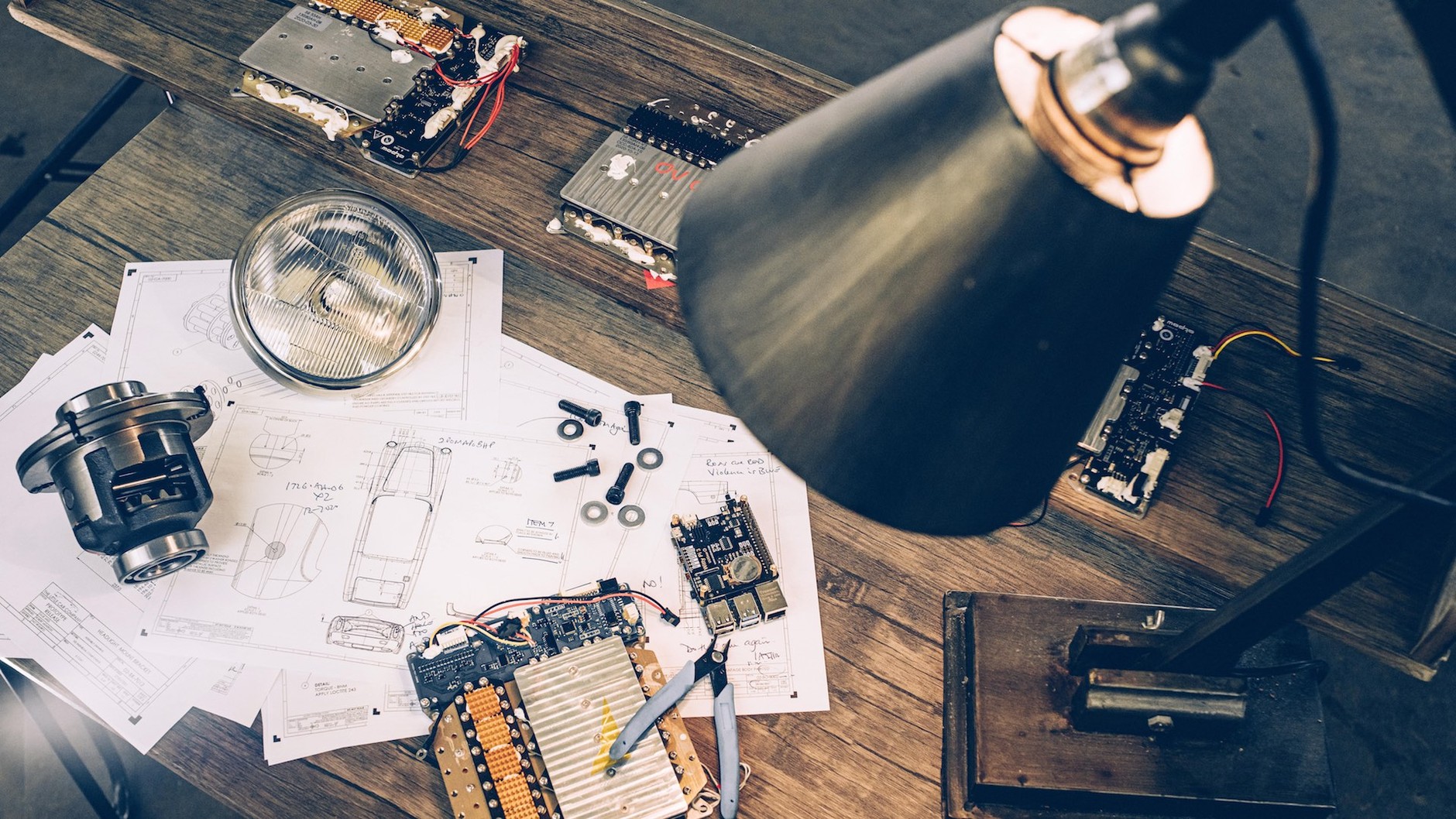 Zabawkowy DB5 Junior "No Time to Die" od The Little Car Company