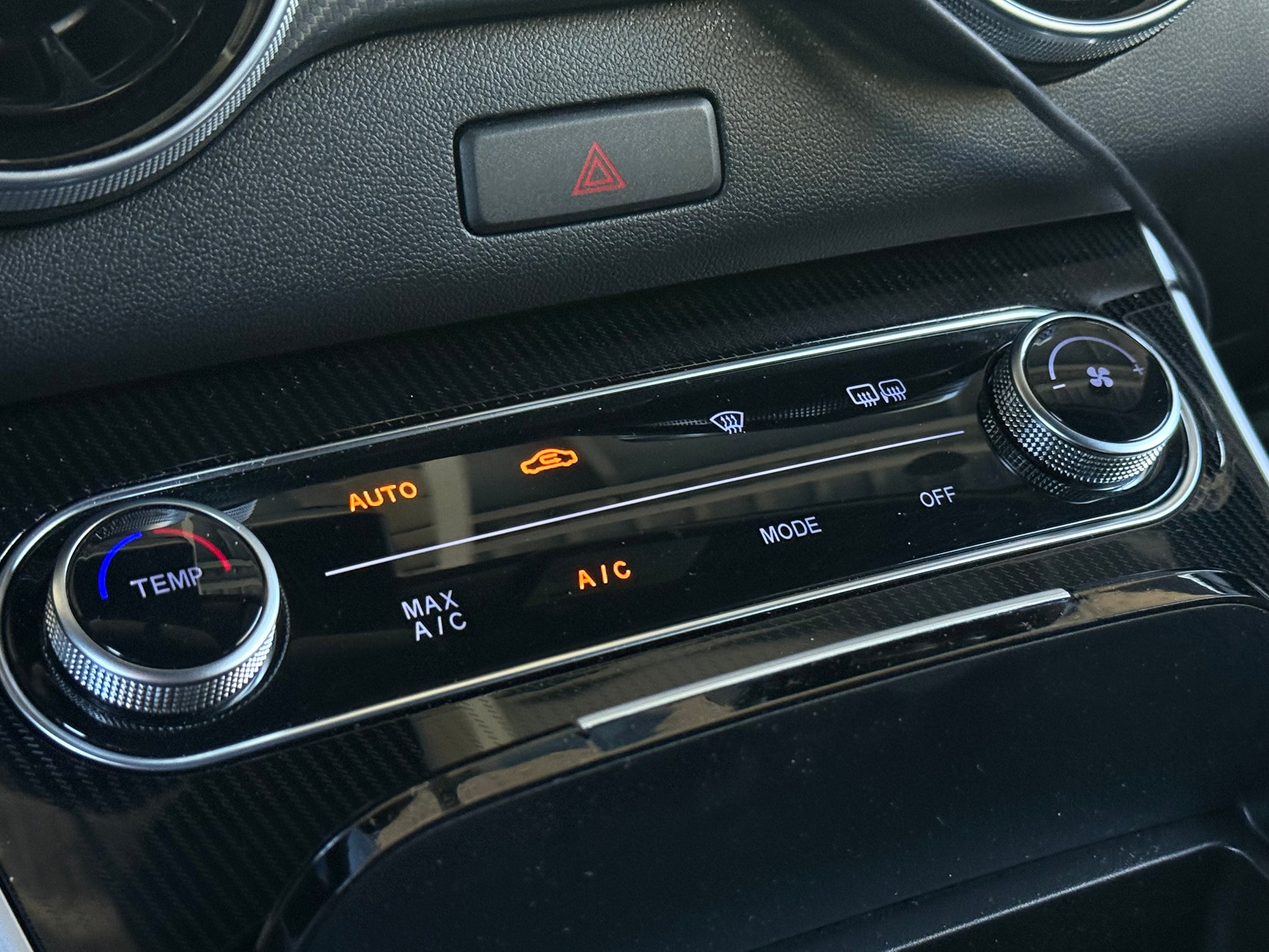 W wielu chińskich autach automatyka klimatyzacji sama włącza obieg zamknięty i zdecydowanie go nadużywa 