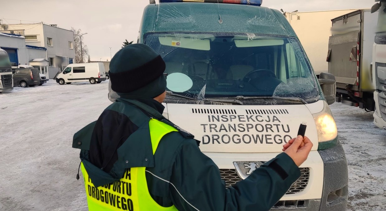 Inspektorzy trafili na tajemniczego pendrive'a. Nie zapisywał danych