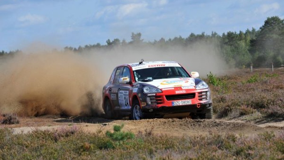 Porsche Cayenne RMF Caroline Team