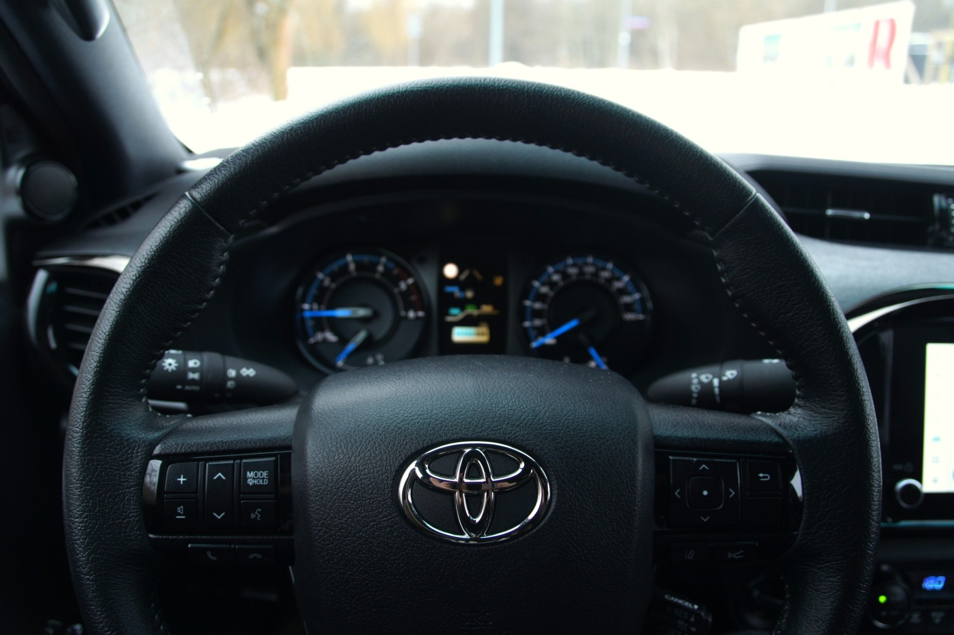 Toyota Hilux 2.8 D-4D MHEV Invincible