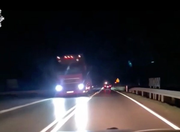 Zaniepokojony od razu zadzwonił na policję. Patrol potwierdził jego przypuszczenia [WIDEO]