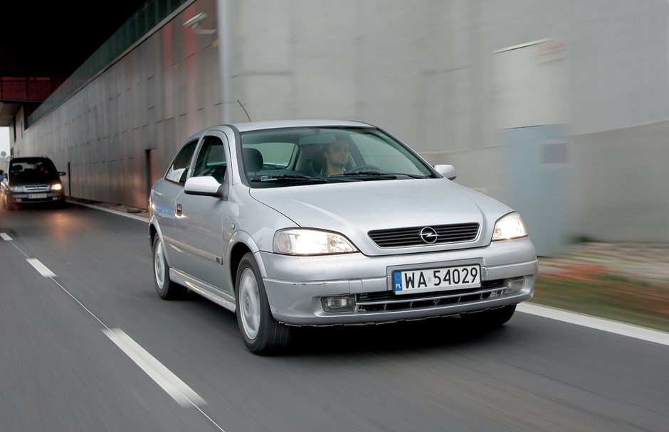 Opel Astra 2. generacji