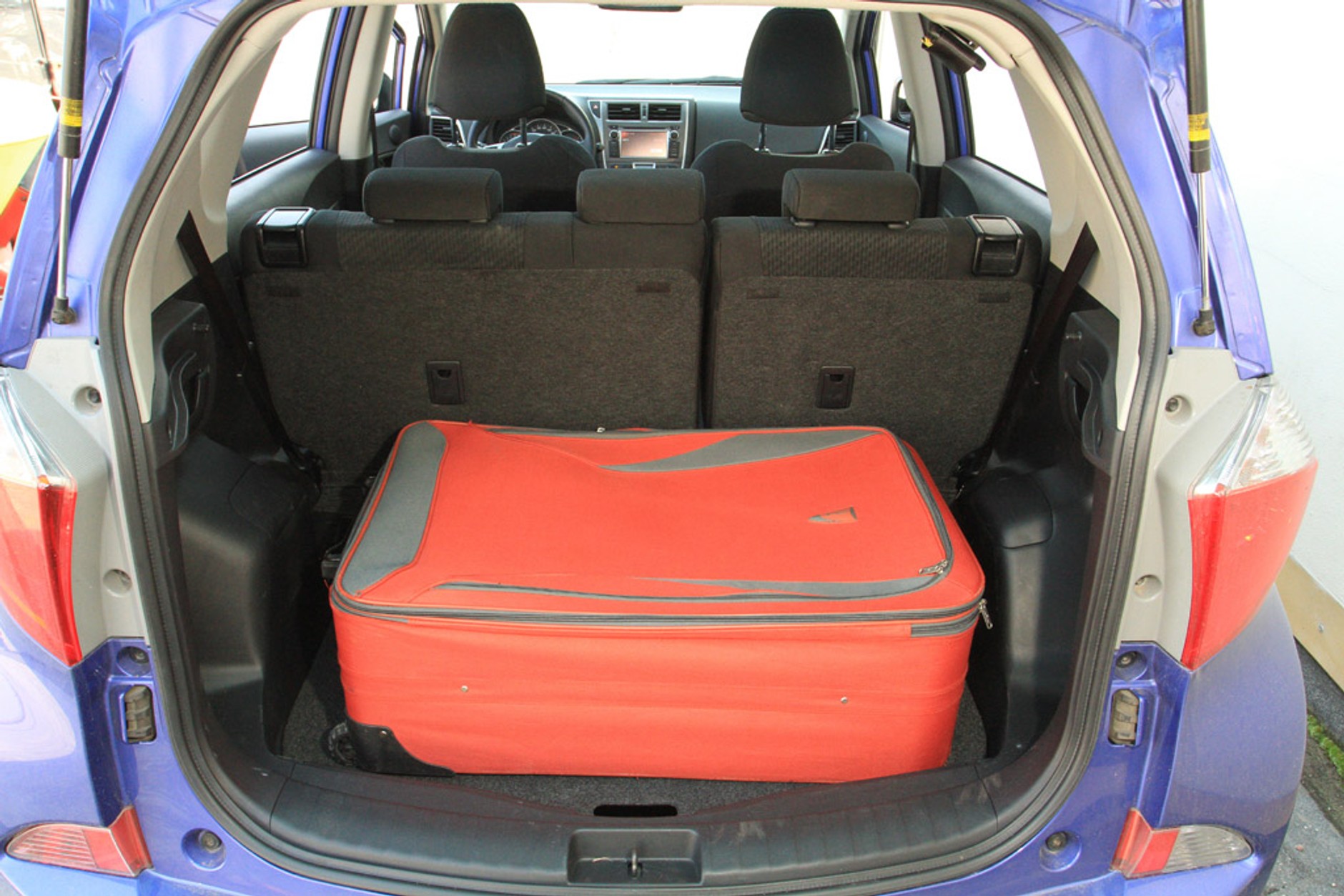 Toyota Verso S kontra Hyundai ix20 i Citroen C3 Picasso: czy to vany idealne na miasto?