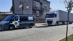 Kierowcy ciężarówek skracali sobie drogę. Mieszkańcy poprosili o kontrolę