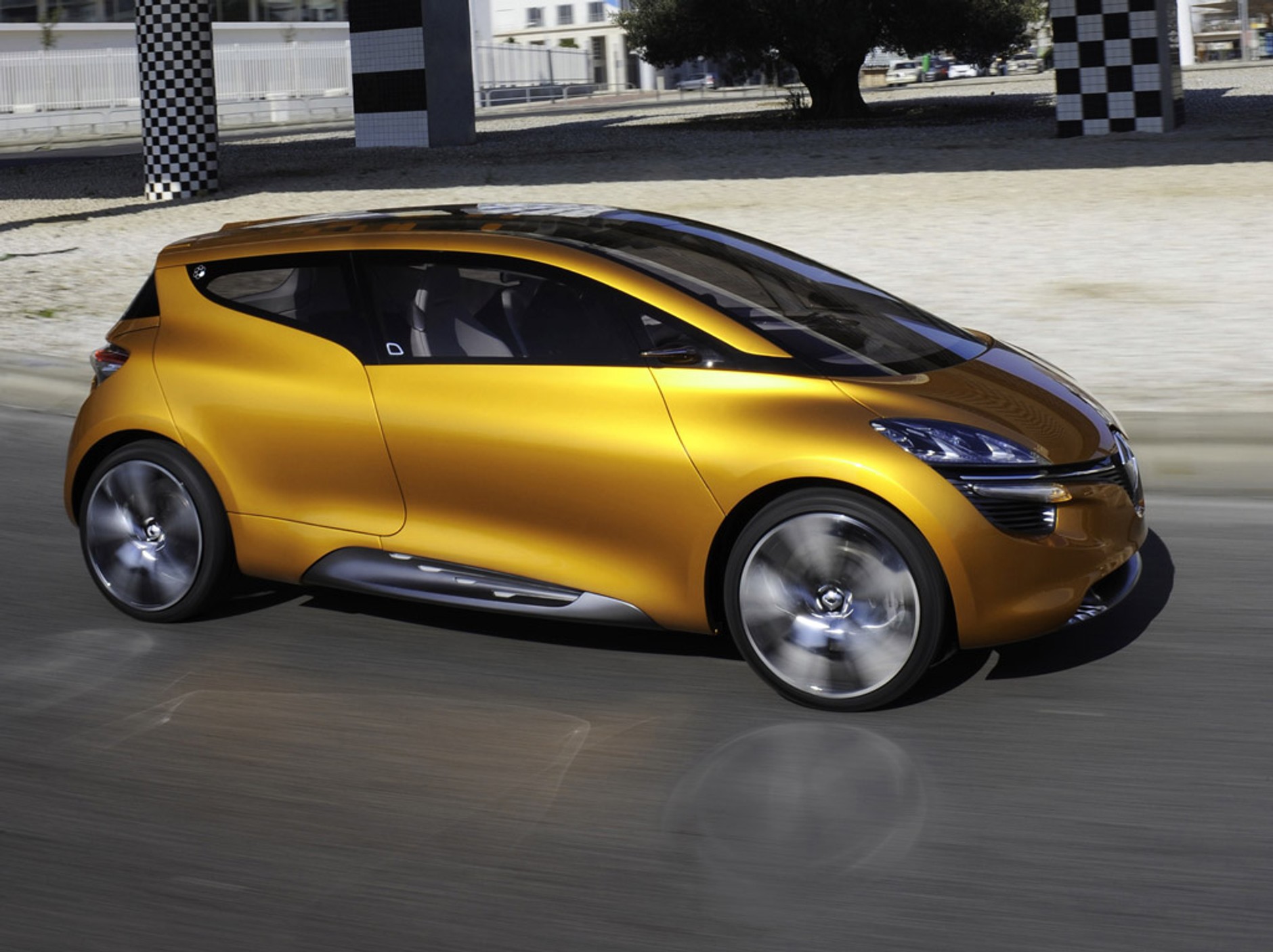 Renault R-Space: zorientowany rodzinnie