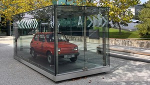Skąd Polski Fiat 126p w samym sercu koncernu Volkswagena? Miły gest Niemców