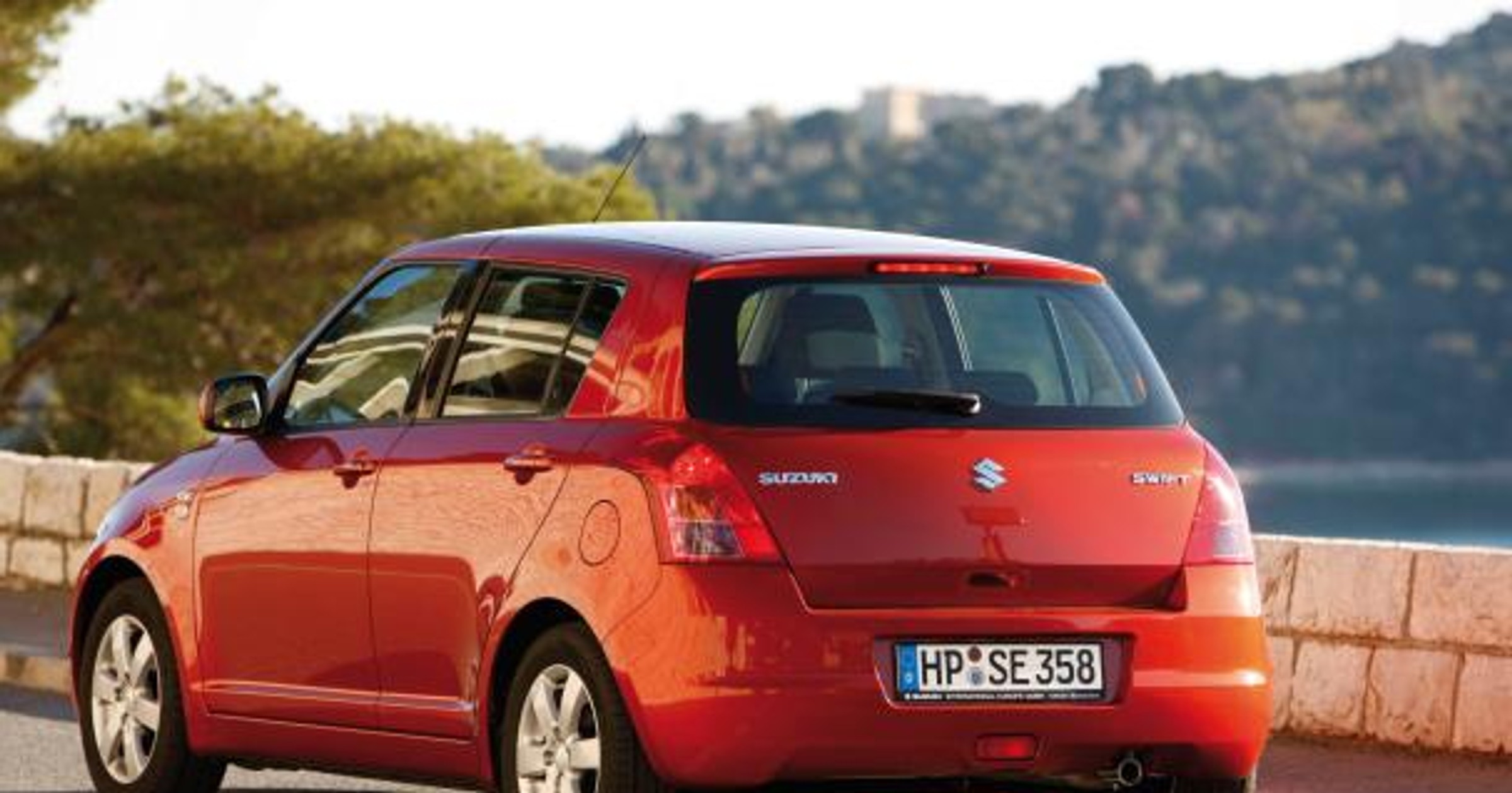 Suzuki SX4 z wadliwymi lusterkami