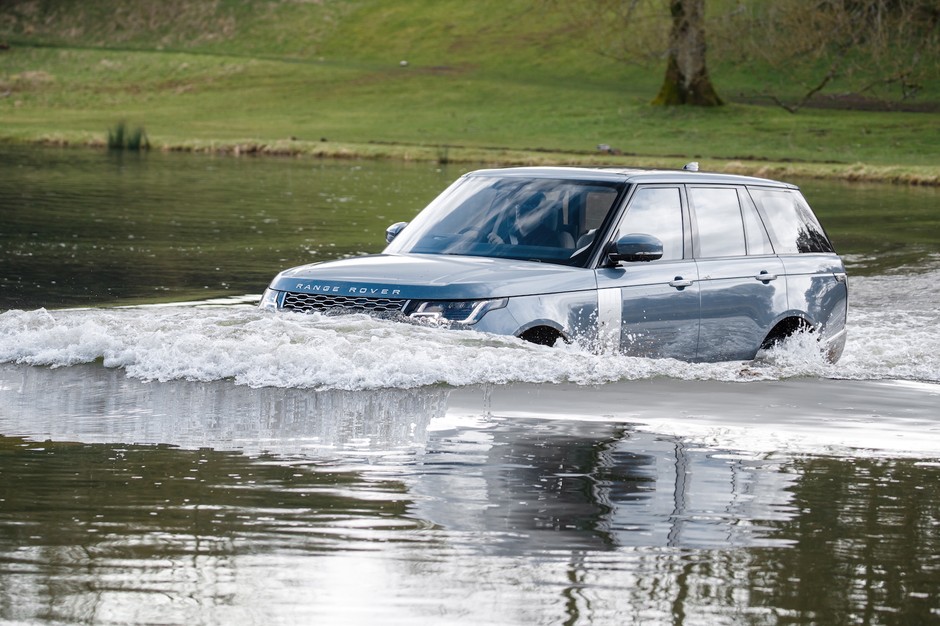 Range Rover P400e