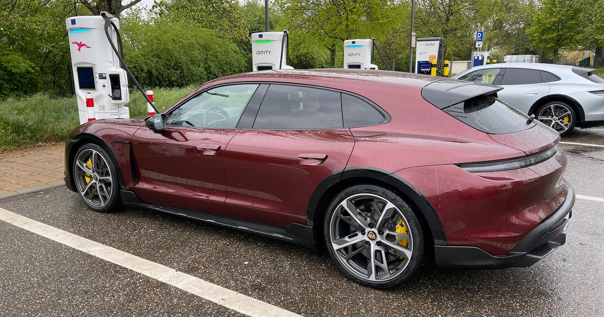 Porsche Taycan Cross Turismo