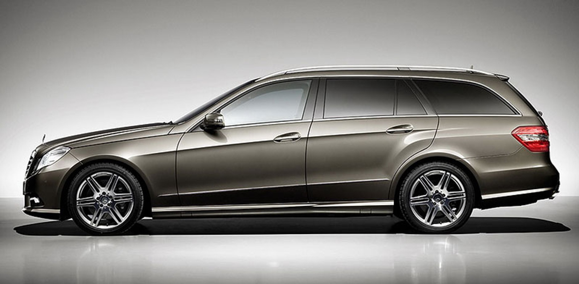 IAA Frankfurt 2009: Mercedes-Benz E-Klasa kombi - nie udało się dotrzymać tajemnicy