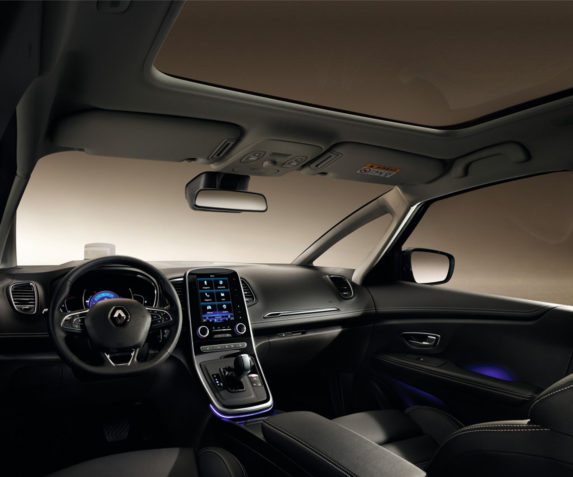 Nowy Renault Grand Scénic - kompaktowy van w większym wydaniu