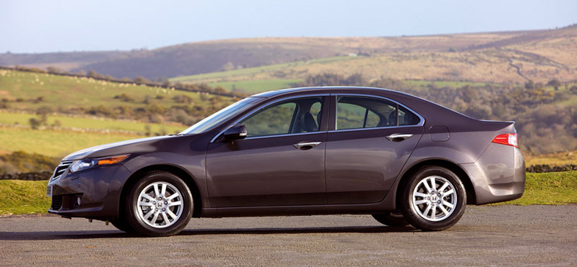 Honda Accord – wysokie tony (dane techniczne, fotogaleria)