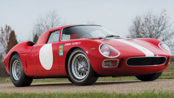 10 Ferrari za 35 milionów dolarów – aukcja w Arizonie