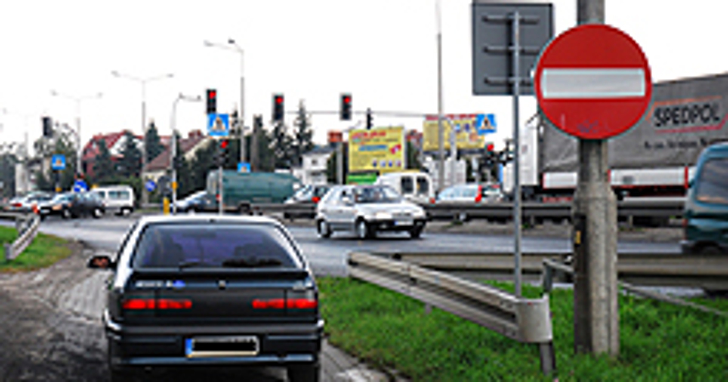 Uwaga Absurd - szukamy fatalnie oznaczonych dróg. Weź udział w naszej akcji