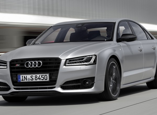 Audi S8 plus ma moc 605 KM i osiąga 305 km/h