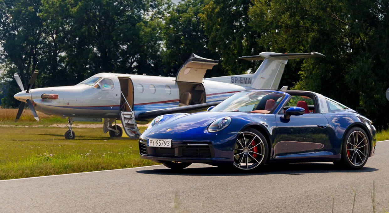 Porsche 911 Targa 4S jak transformers. Spektakl trwa 19 sekund