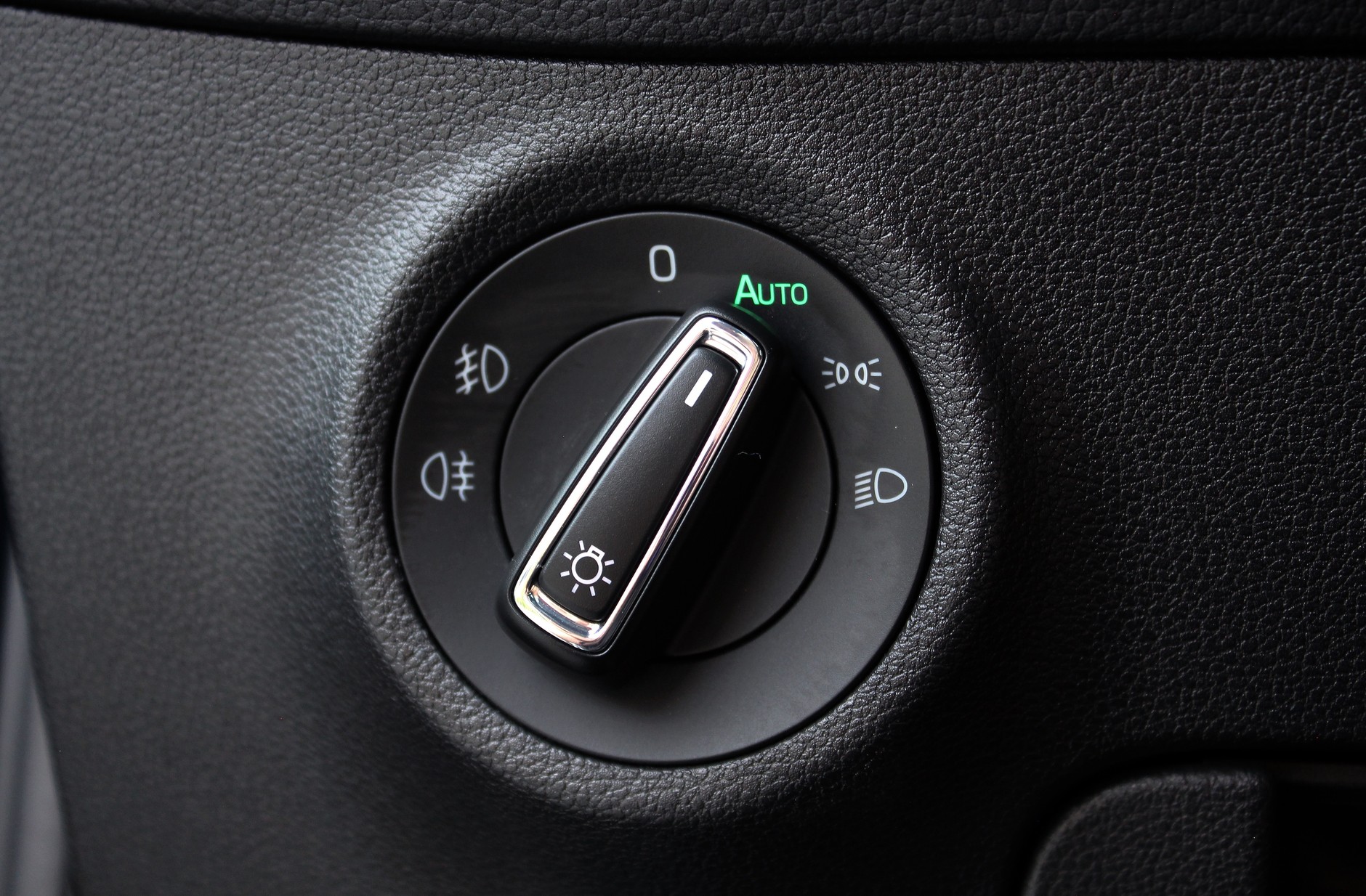 Światła w samochodzie