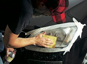 Jak samodzielnie wypolerować reflektory?