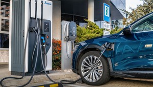 Dlaczego nie kupiłbym samochodu elektrycznego? Nawet elektryk ze Stoczni Gdańskiej mnie nie przekonał [PERTYN]