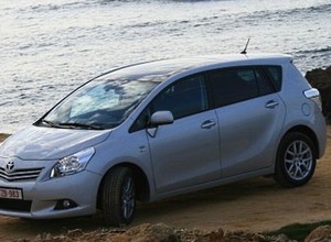 Toyota Verso (2009): nowy wymiar minivana. Test i opinie