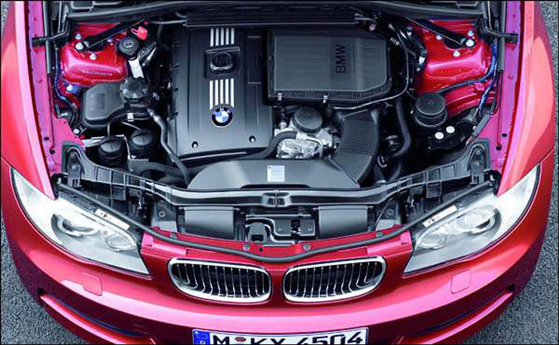 Nowe coupé BMW seria 1 - pierwsi zobaczyli Brytyjczycy (nowe fotografie)