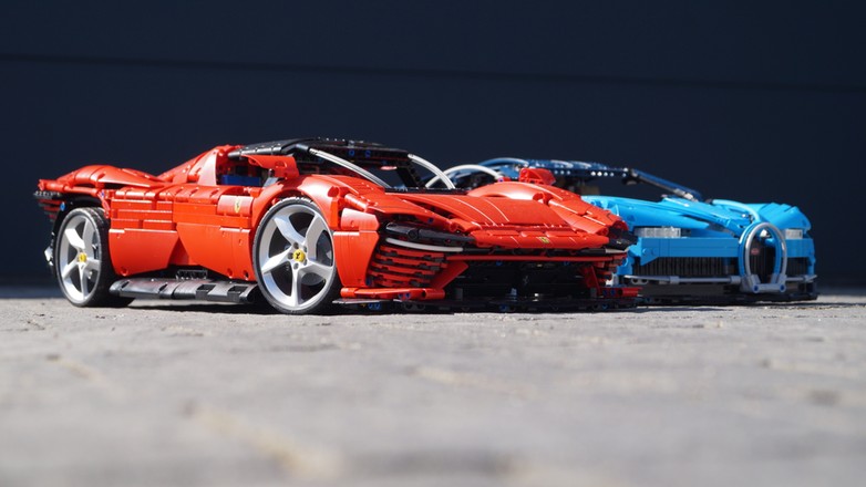 Bugatti Chiron i Ferrari Daytoina SP3 - Lego nie tylko dla dziecka