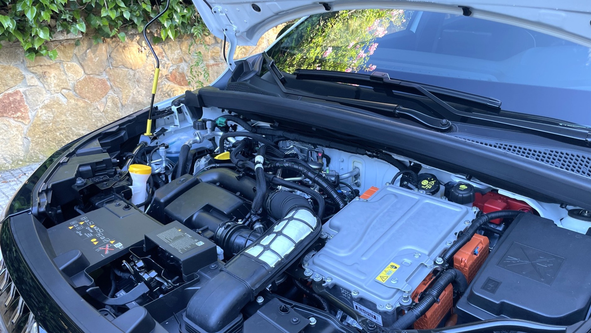 Silnik 1.8 to serce układu hybrydowego w Mitsubishi Grandis