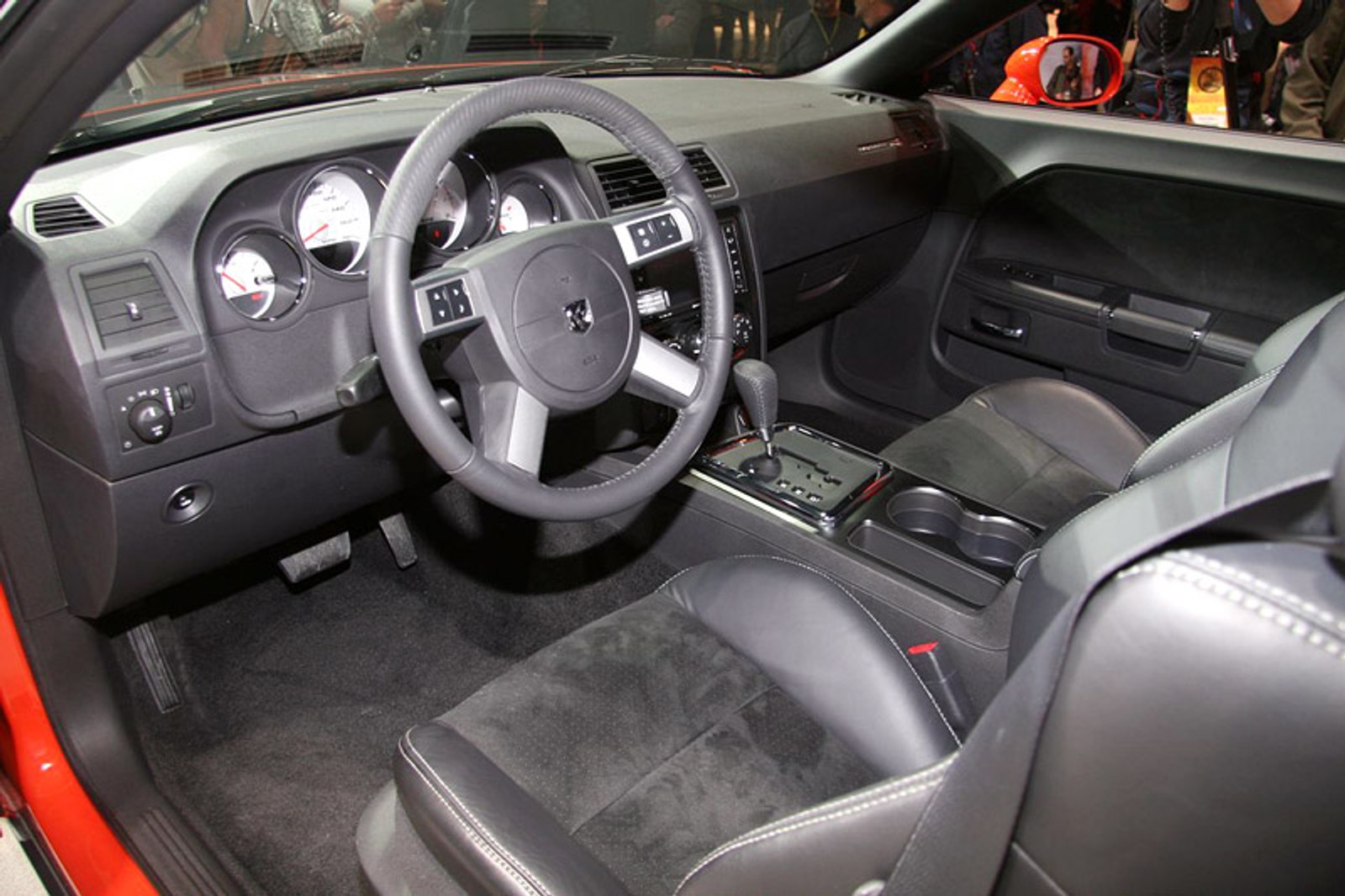 Chicago 2008: Dodge Challenger SRT8 w akcji (video)