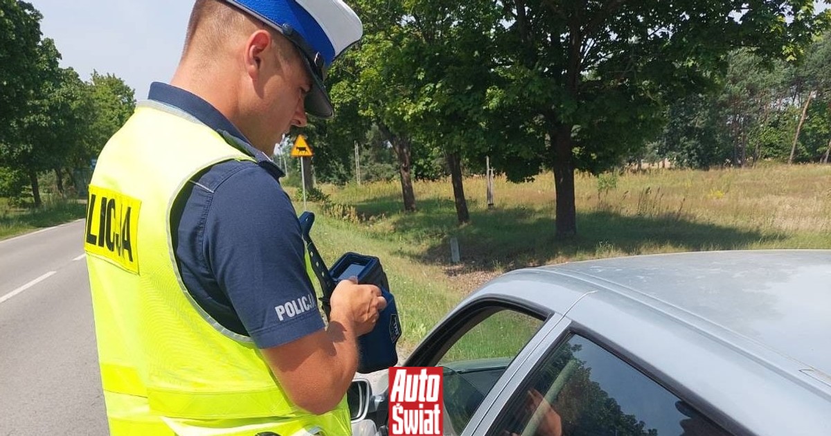 Policjant zrobił nam listę mandatów dla pasażera. To nie tylko pasy