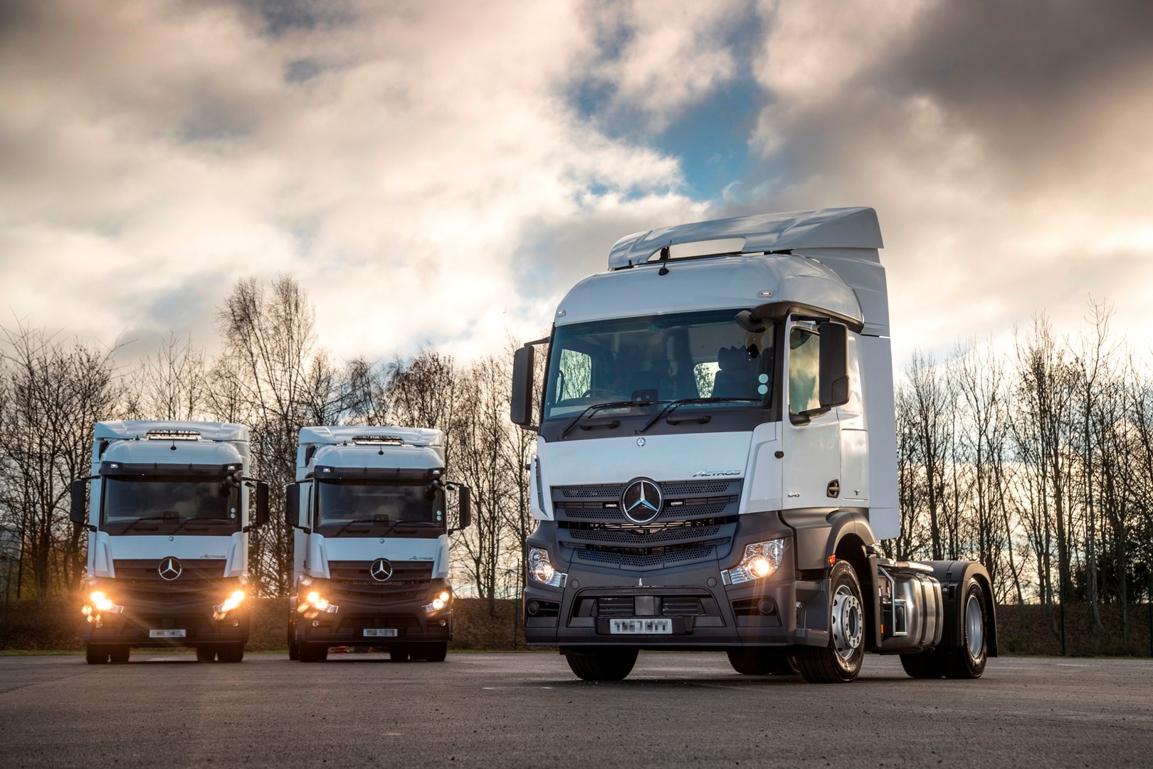 Supercab brytyjskiej policji - trzy nowe Mercedesy Actros wypożyczone na 3 lata