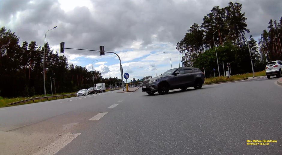 Test wideorejestratorów motocyklowych Mio MiVueM700 i MiVue M40
