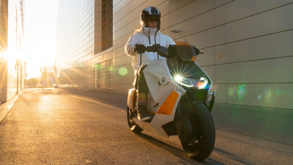 BMW Motorrad Concept Definition