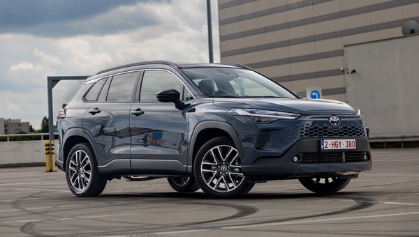 Jeździłem nową Toyotą Corollą Cross. Spalanie mnie zachwyciło, ale mam jedną dużą uwagę