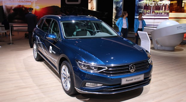 Volkswagen Passat po face liftingu – nowe standardy w klasie