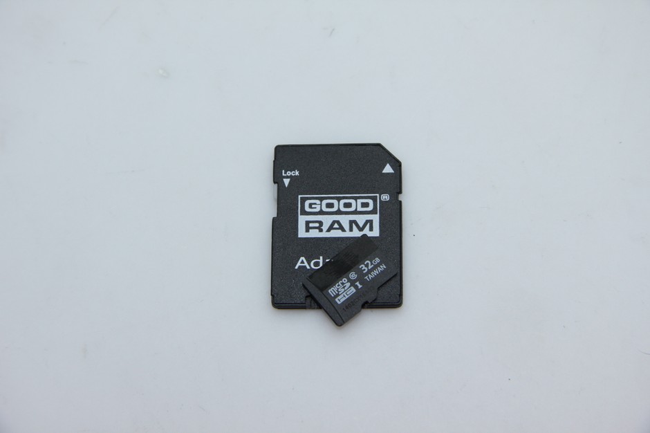 Karta pamięci micro SDHC klasy 10. Z adapterem SD