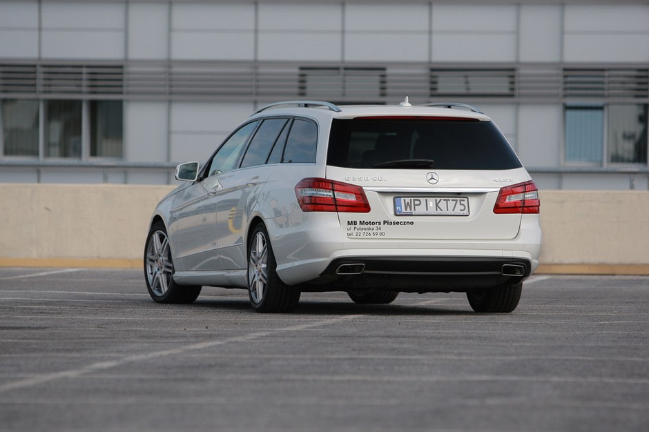 Skoda Superb kontra BMW serii 5 i Mercedes klasy E: czy Skoda okaże się lepsza od Mercedesa i BMW?