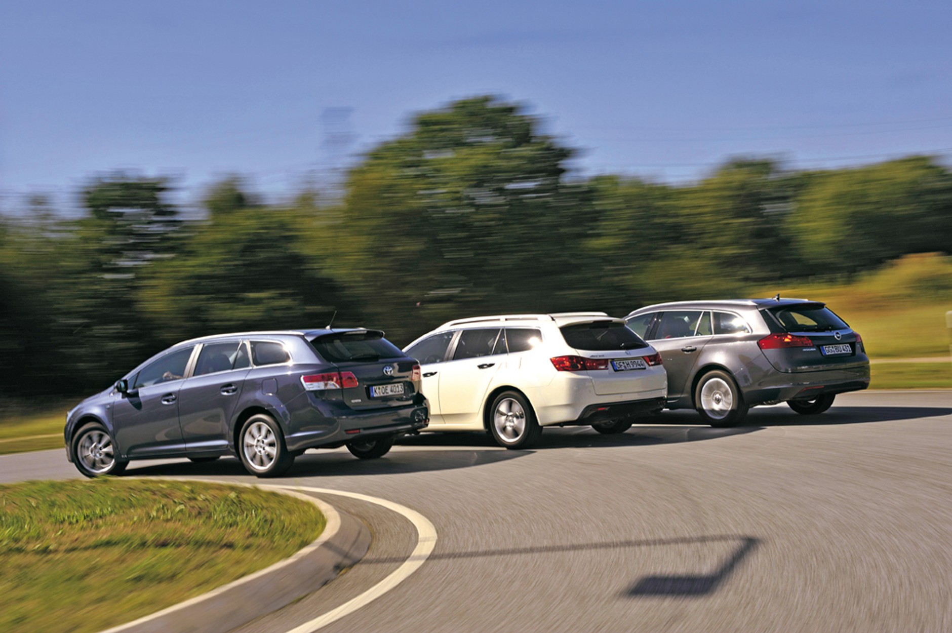 Honda Accord Tourer kontra Opel Insignia Sports Tourer i Toyota Avensis Wagon - Kombi w pogoni za stylem