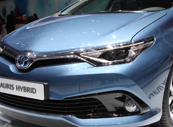 Nowy silnik 1.2 Turbo Toyoty debiutuje w Aurisie