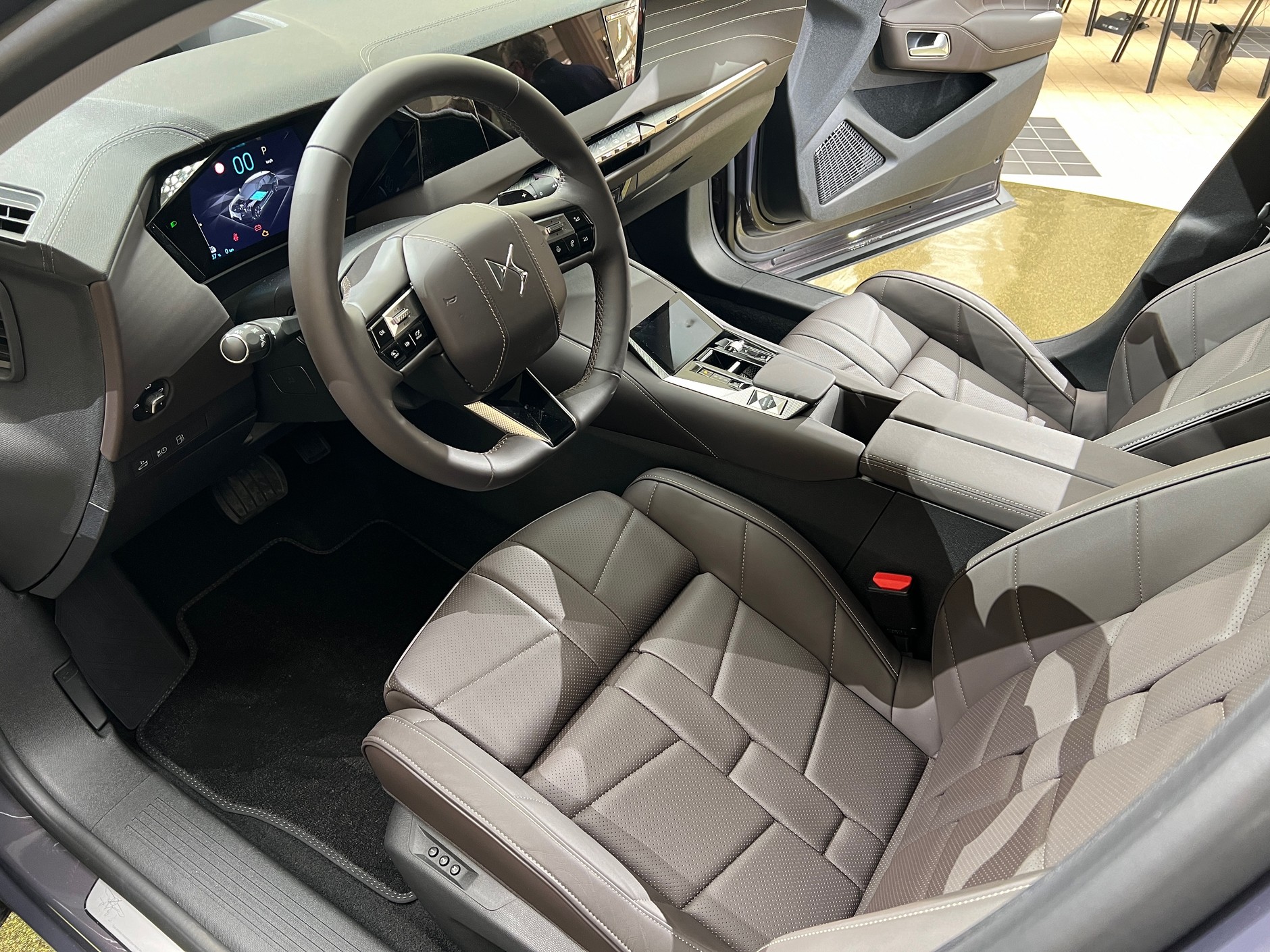 Antoine de Saint Exupery — nowa kolekcja marki DS