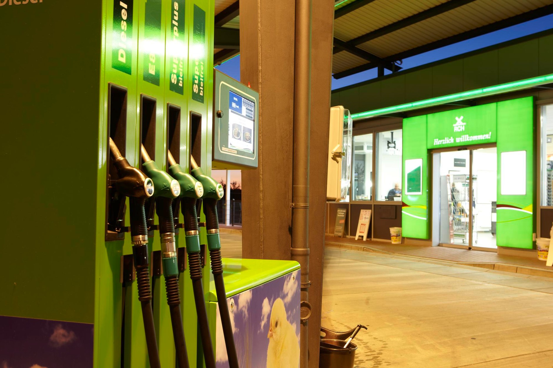 W ramach projektu Hondy i Visa z samochodem skomunikują się dystrybutory paliw produkowane przez Gilbarco Veeder-Root