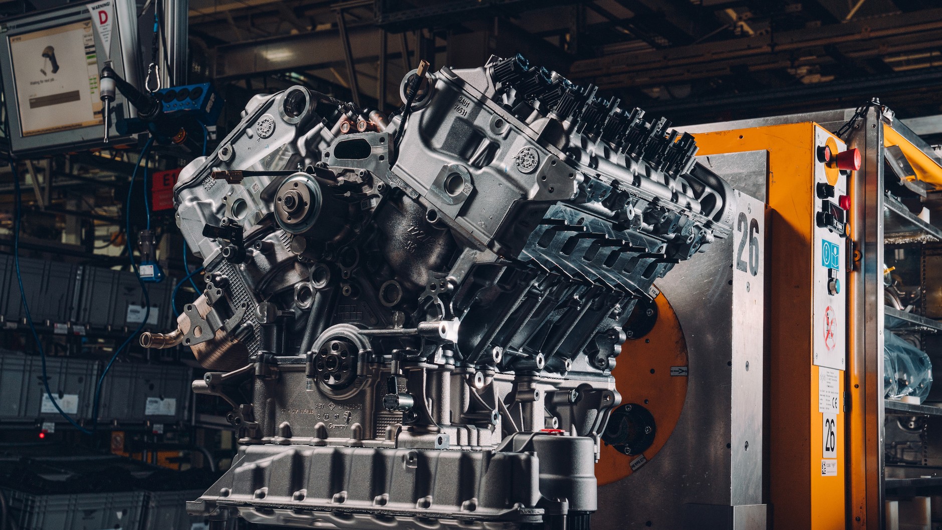 Fabryka Bentleya w Crewe – budowa silnika W12