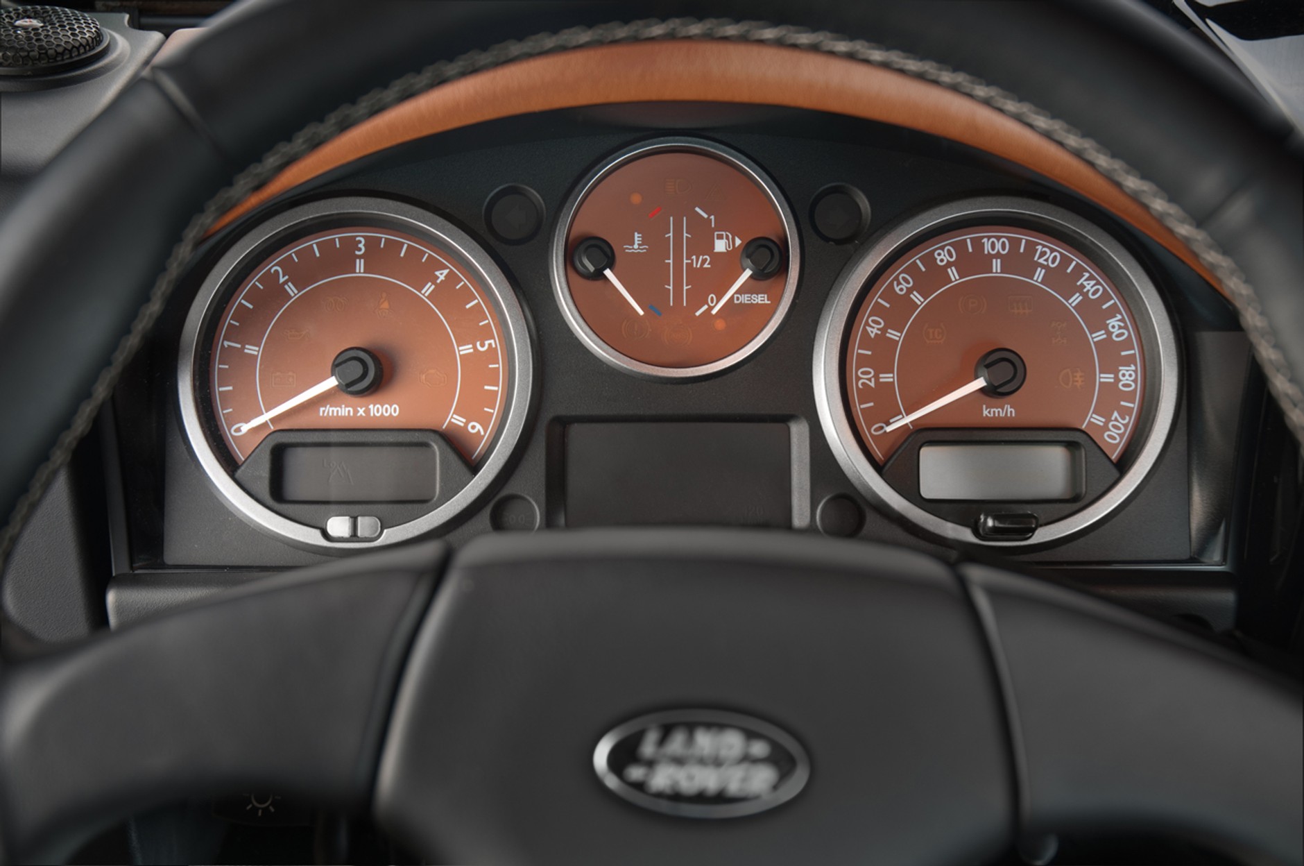 Land Rover Defender – coś tu nie gra…