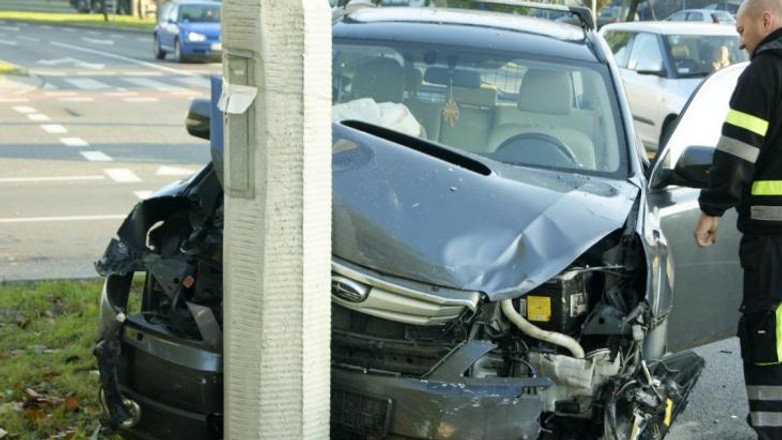 Kolizja wygladała groźnie, na szczęście kierowcom i pasażerom nic się nie stało