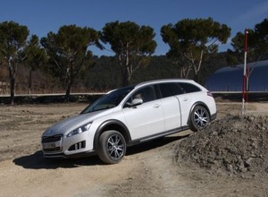 Peugeot 508 RXH: ekologicznie nie znaczy nudno