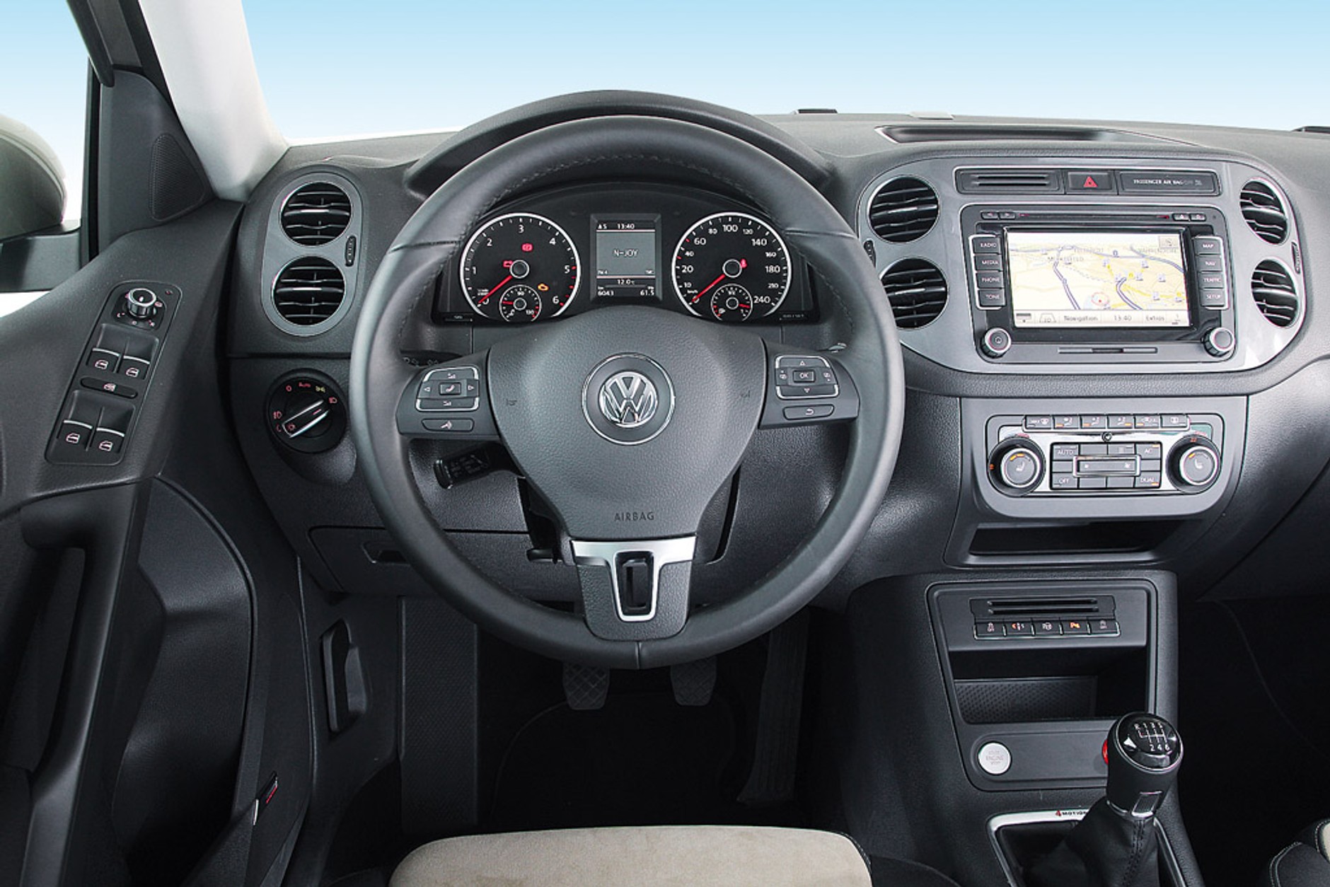 Mazda CX-5 kontra Volkswagen Tiguan, Hyundai ix35 i Ford Kuga: porównanie kompaktowych SUV-ów