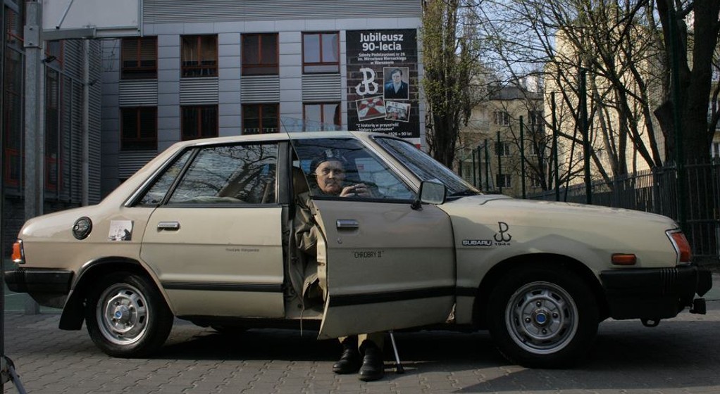Kapitan Janusz Walędzik i jego Subaru